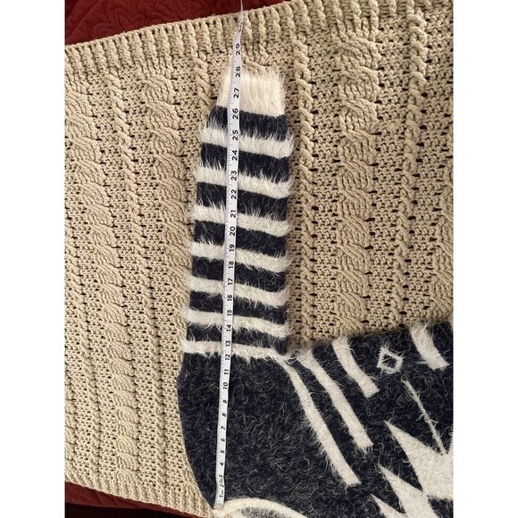 Cecico Womens Aztec Pattern Eyelash Sweater Large Southwest Black & White - Picture 10 of 13